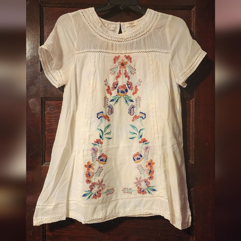 Embroidered Dress UmGee Size Medium